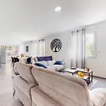 4 Bedroom Amazing In Sanilhac