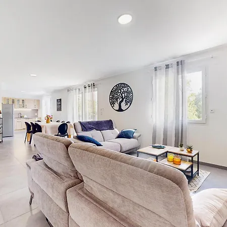 4 Bedroom Amazing In Sanilhac