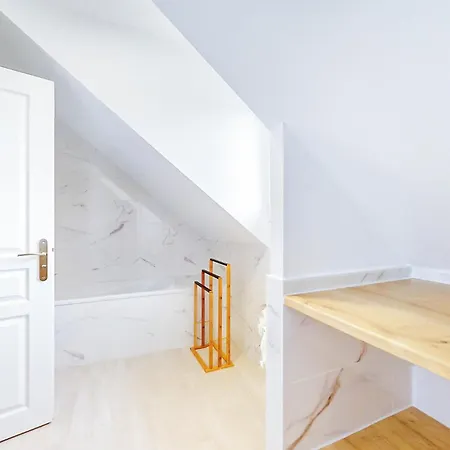 4 Bedroom Amazing In Sanilhac Prázdninový dům *
